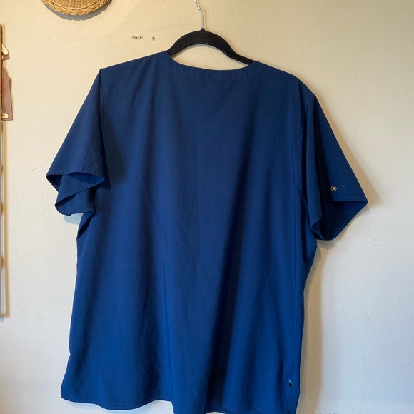 Carhartt 2x blue scrub blouse…. - Picture 9 of 11